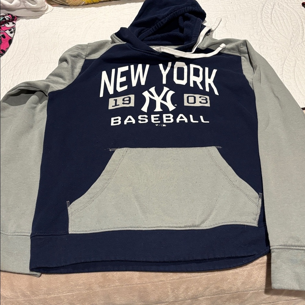 New York Yankees hoodie men’s large fanatics